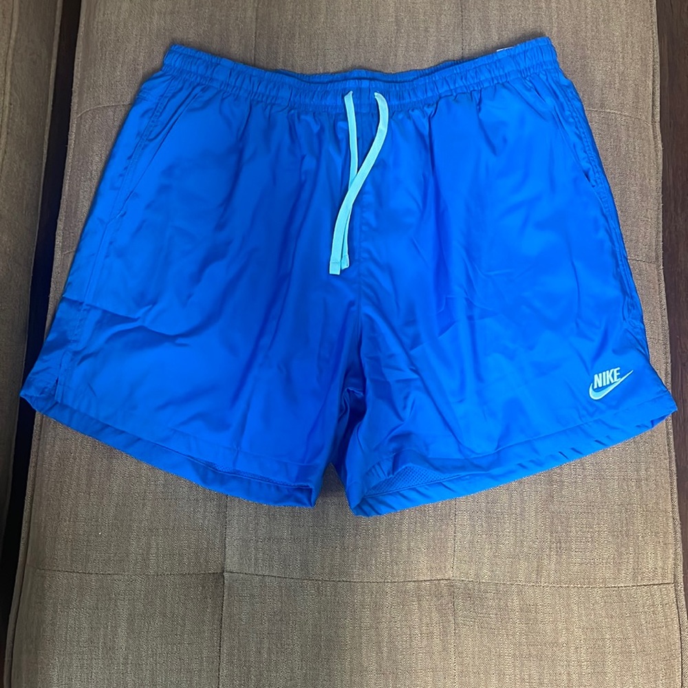 Nike Sportswear Woven Flow Shorts